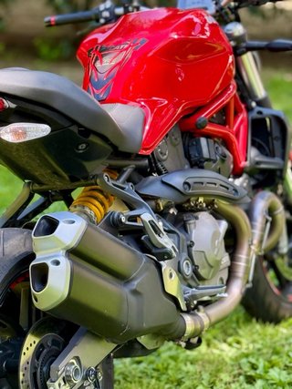 Ducati Monster 821 Roja