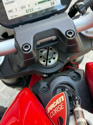 Ducati Monster 821 Roja