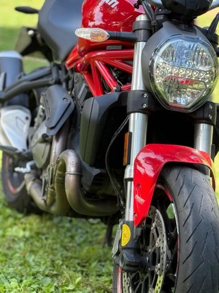Ducati Monster 821 Roja