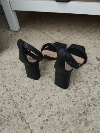 Sandalias Tacón Stradivarius Negras