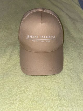 Vendo Gorra Armani Exchange Beige NUEVA