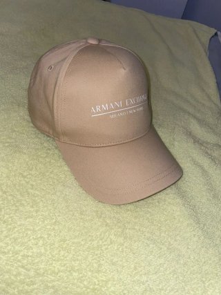 Vendo Gorra Armani Exchange Beige NUEVA