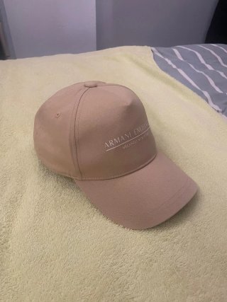 Vendo Gorra Armani Exchange Beige NUEVA