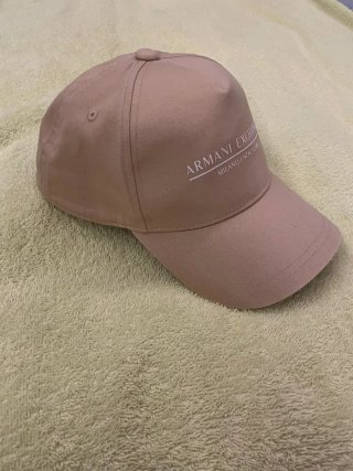 Vendo Gorra Armani Exchange Beige NUEVA