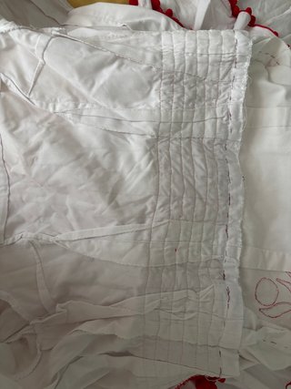 Traje Flamenca Blanco Piqué Madroños Rojo