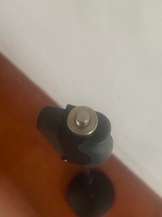 Pie de micrófono con base redonda