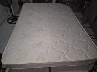 Cama con colchón
