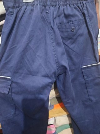 5 Pantalones y 3 Camisetas de Trabajo