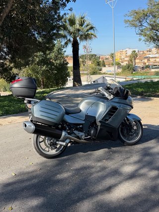 Kawasaki GTR 1400cc Touring Gris