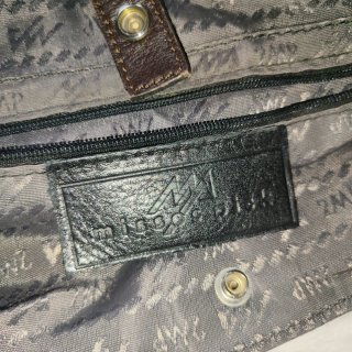 Bolso de piel marrón