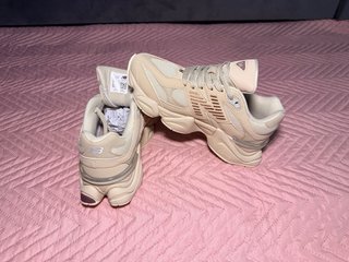 Sneakers New Balance Beige e Viola
