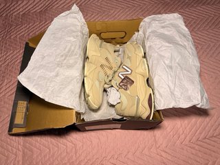 Sneakers New Balance Beige e Viola