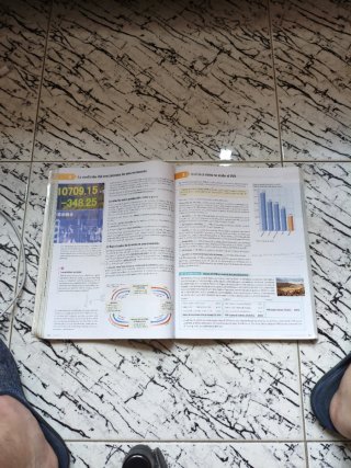 Libro Texto Economía 1° Bachillerato.