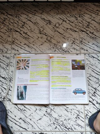 Libro Texto Economía 1° Bachillerato.