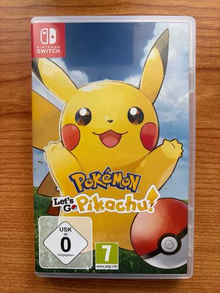 Pokémon Let's Go Pikachu + Poké Ball Plus
