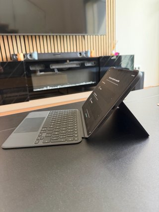 Logitech Combo Touch iPad Pro 11” M4