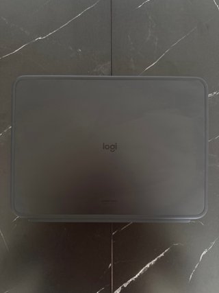 Logitech Combo Touch iPad Pro 11” M4