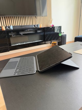 Logitech Combo Touch iPad Pro 11” M4