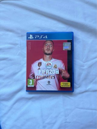 PS4 Slim 1TB + 4 juegos