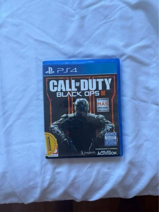 PS4 Slim 1TB + 4 juegos