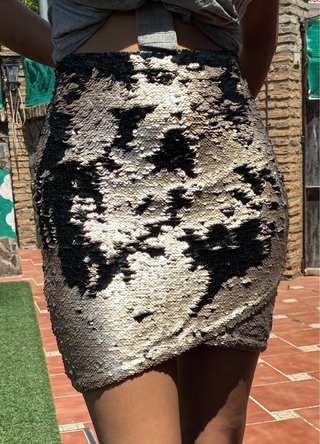 Falda Stradivarius lentejuelas