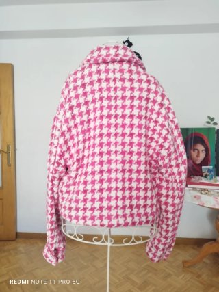 Chaqueta cuadros Vichy botones joya. Zara.