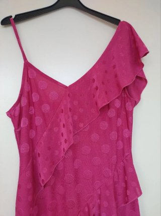 Vestido rosa con lunares y volantes talla M