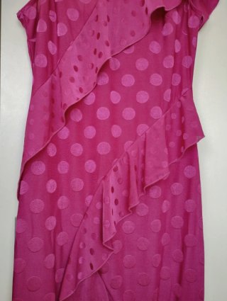 Vestido rosa con lunares y volantes talla M