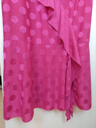 Vestido rosa con lunares y volantes talla M