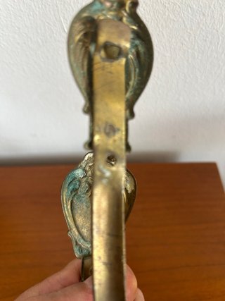 Colgador bronce fino o latón con diseño floral