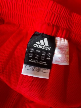 Bermuda Adidas Roja talla de niño 12 años