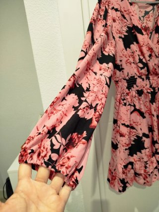 Vestido floral rosa y negro