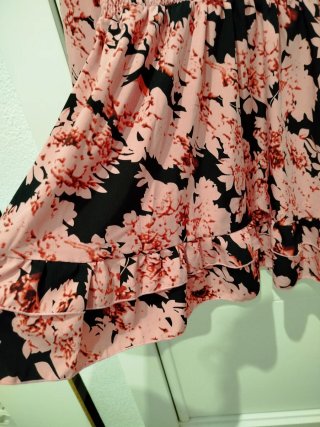 Vestido floral rosa y negro