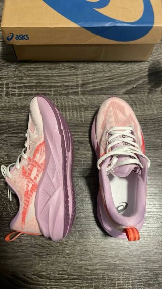 Asics Novablast 5 Rosa/Rojo Talla 38