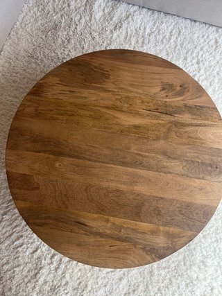Parte de arriba de mesa de centro nueva en la caja