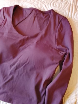 Camiseta manga larga morada mujer