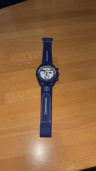 Omega x Swatch Mission to Earthphase Moonshine Gol