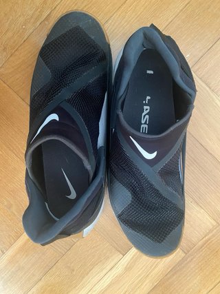Zapatillas Nike Go FlyEase Negras y Blancas