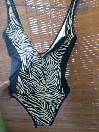 Bañador mujer cebra con cremallera