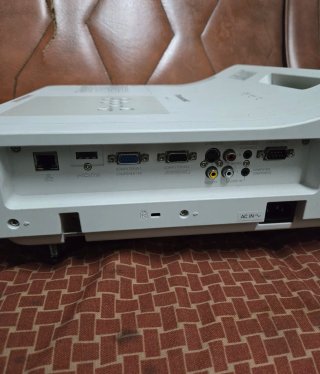 Proyector Panasonic Tiro Corto