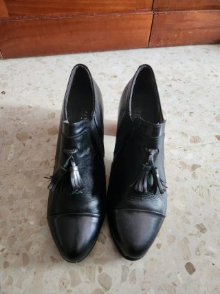 Zapatos de tacón negros talla 40