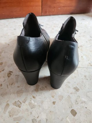 Zapatos de tacón negros talla 40