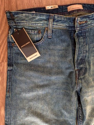 Pantalones Vaqueros con etiqueta