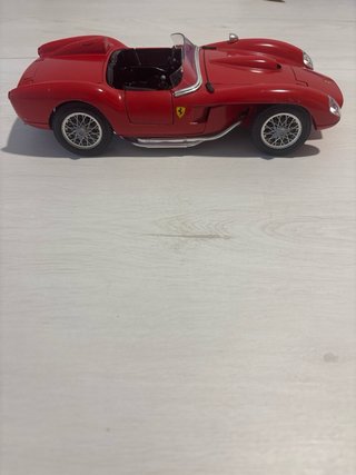 Ferrari 250 Testa Rossa Bburago 1:18