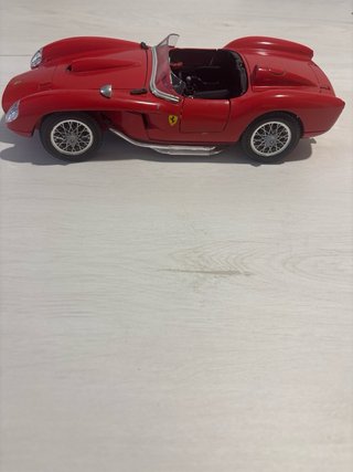 Ferrari 250 Testa Rossa Bburago 1:18