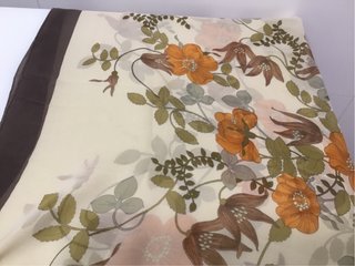 Pañuelos cuadrados estampados