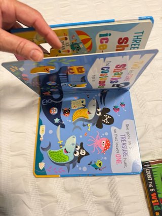 Libro infantil Never Touch the Wild Animals