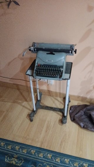 Máquina de escribir Olivetti Lexicon 80