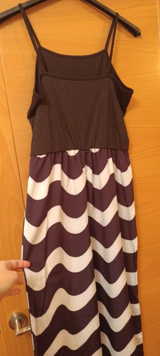 Mono de vestir con estampado de olas. Talla 13-14