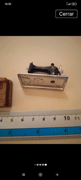 Réplica Máquina Coser Miniatura Madera